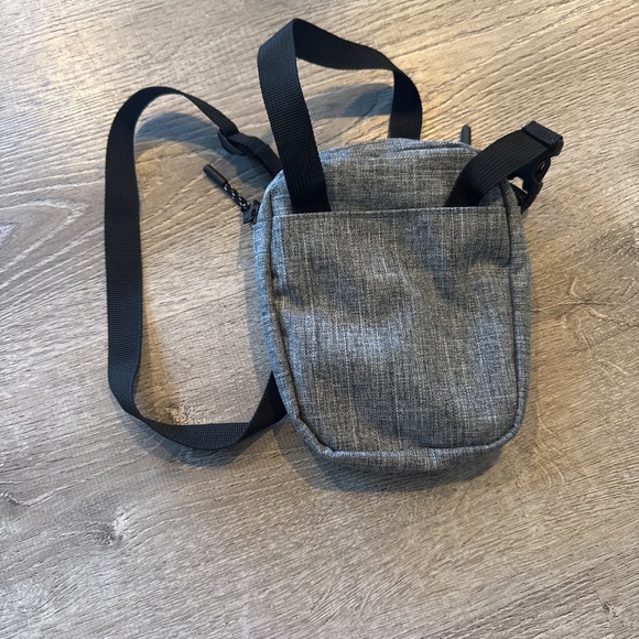 Herschel Bag - Picture 2 of 3